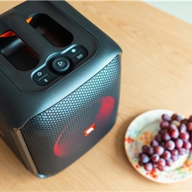 اسپیکر JBL Partybox Encore Essential با میکروفون