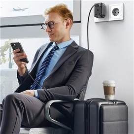 شارژر دیواری 30 وات با دو پورت USB-A و یک پورت USB-C و یک درگاه سه شاخ یوگرین مدل CD314